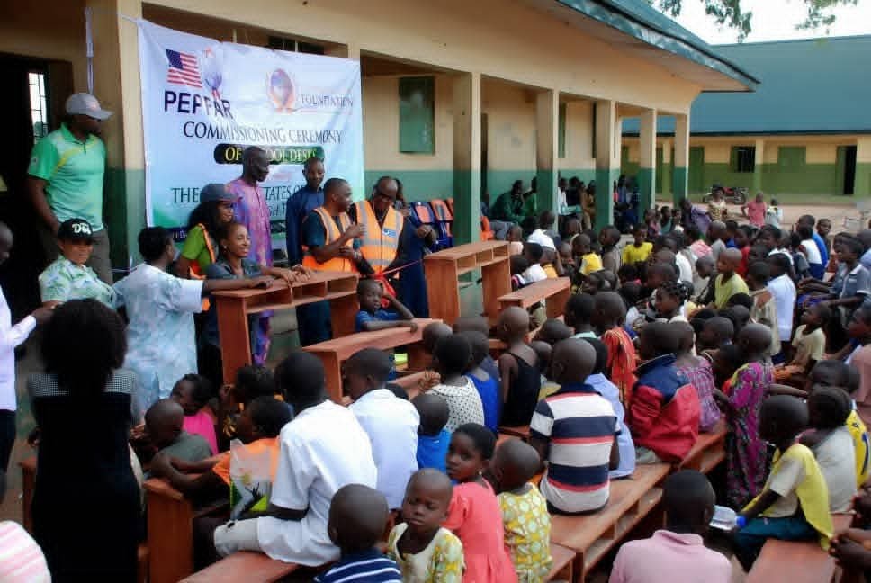 The World In Action Foundation TWIAF - Desk Project to IDP School in Daudu x1 (3)