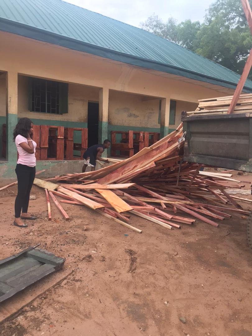 The World In Action Foundation TWIAF - Desk Project to IDP School in Daudu x1 (5)